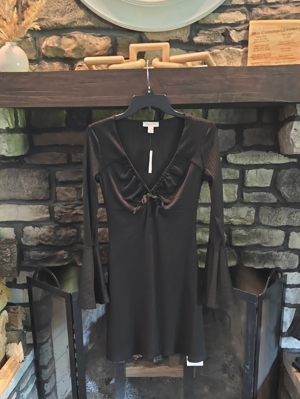 NWT Topshop Black Long-Sleeve V-Neck Tie-Front Dress